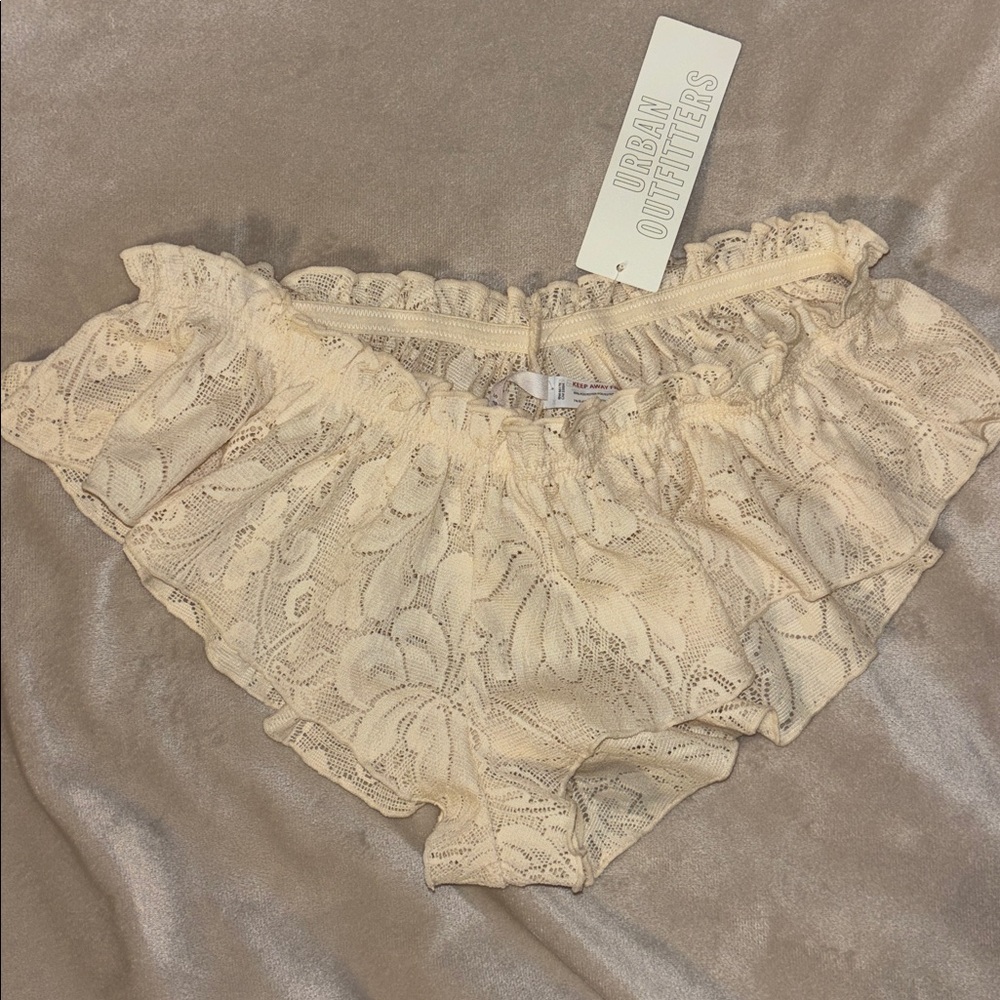 Urban outfitters flowy lace shorts
